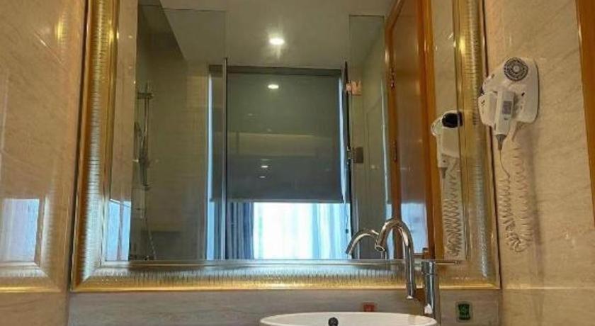Vienna 3 Chebei Station Hotel 3*