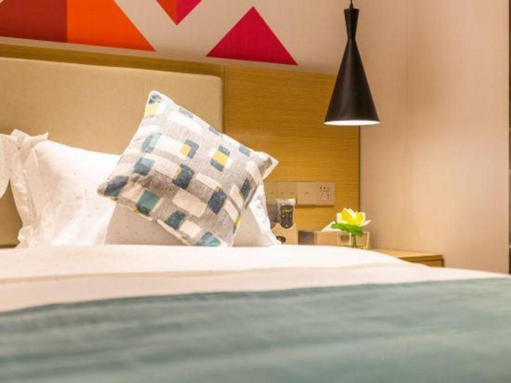 Comfort Shixi Metro Station Pazhou Exhibition Hotel 2*
