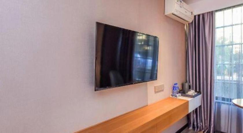 Borrman Railway Station Yuexiu Park Memorial Hall Hotel