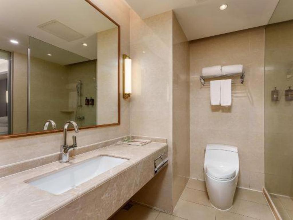 Vienna Panyu Square Hotel 3*