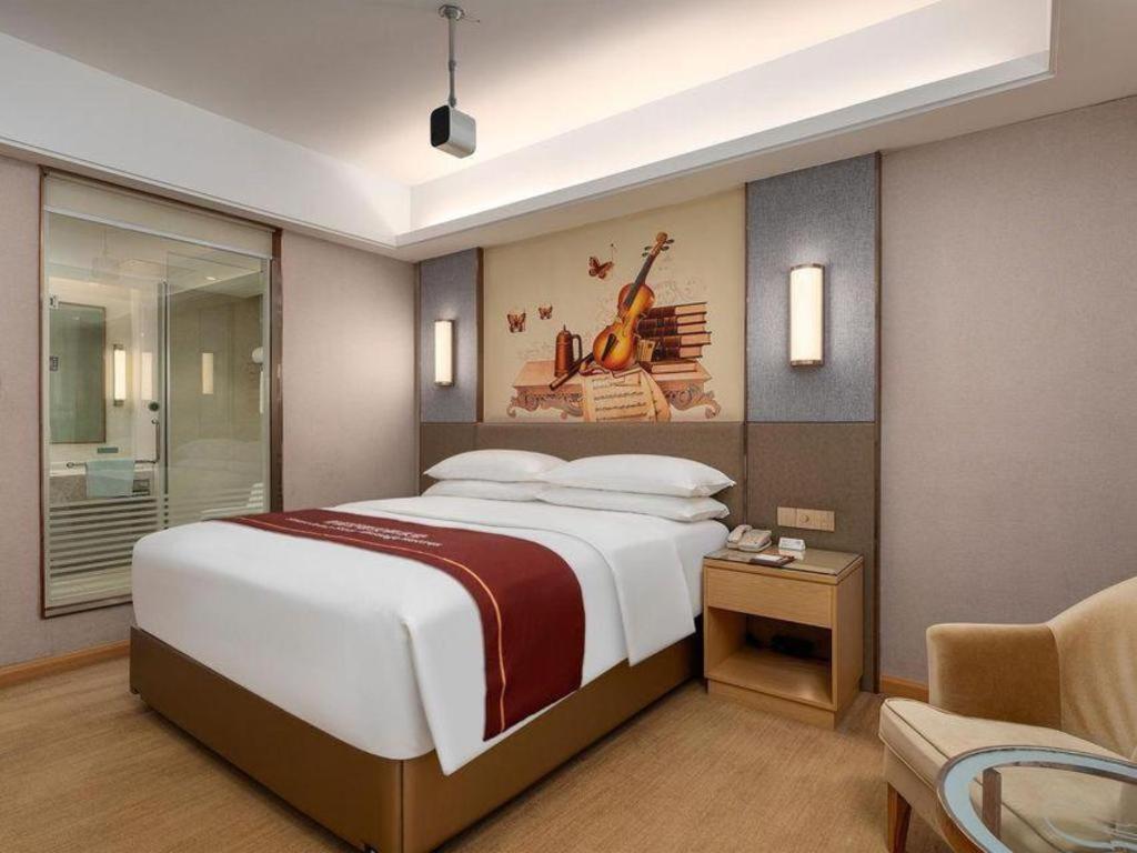 Vienna Panyu Square 3*