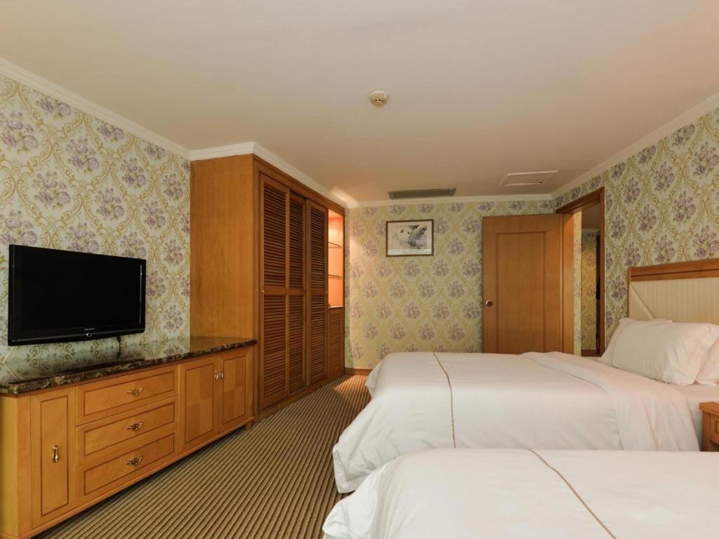 New Pearl River Hotel 4*