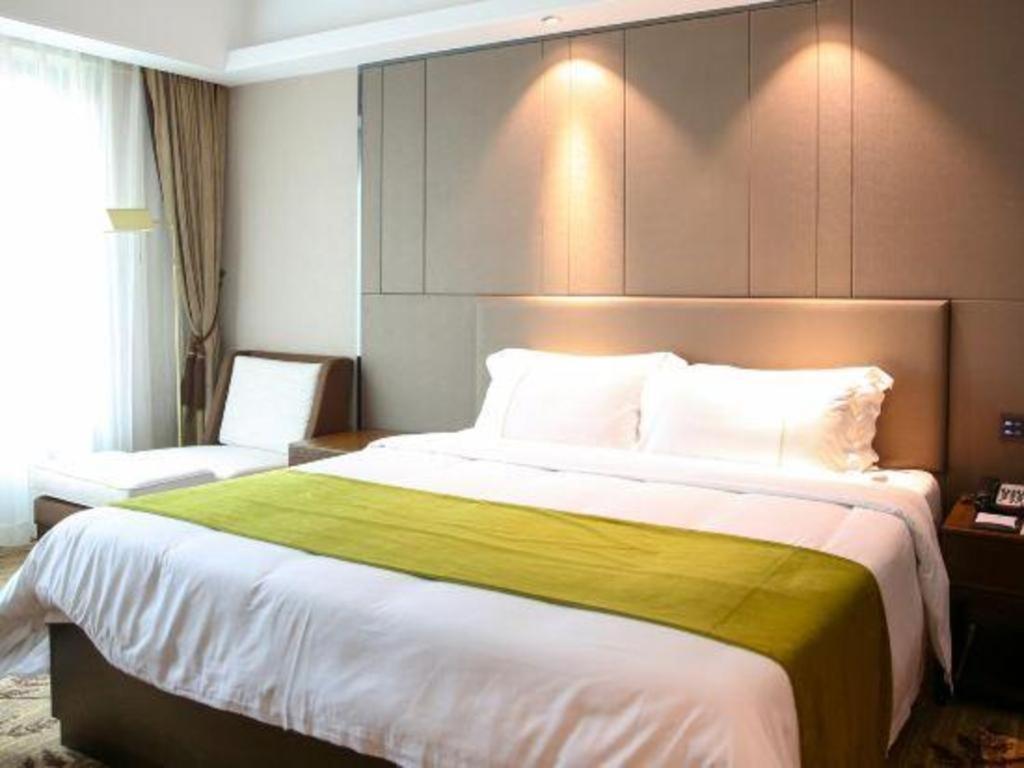 Hotel New Pearl River 4*