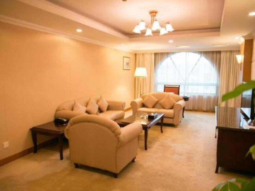 New Pearl River 4*