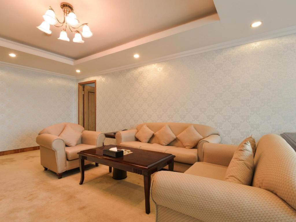 New Pearl River Hotel 4*