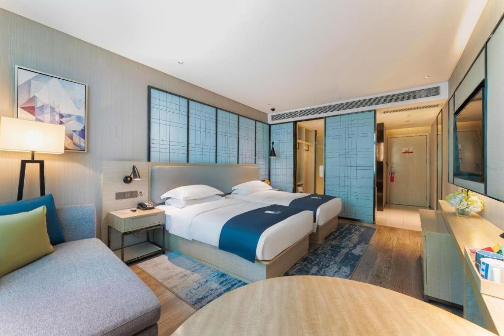 Echarm Changlong Shiqiao Metro Station Hotel
