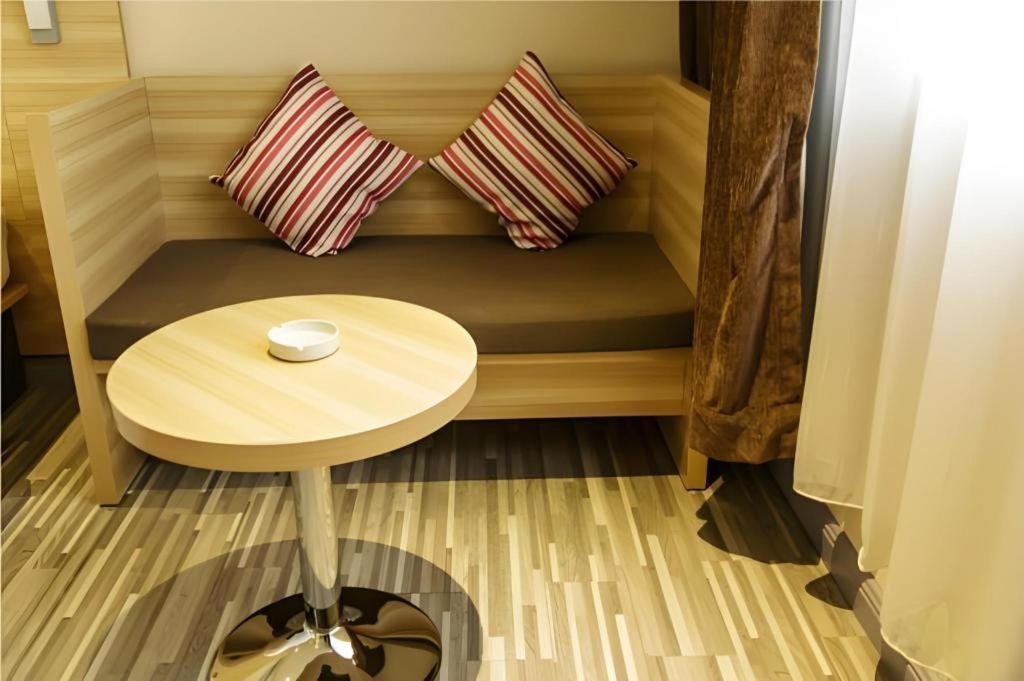 Hotel Comfort Jiaokou Metro Station 2*