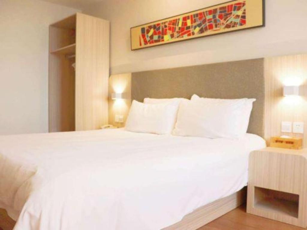 Hotel Hanting Fanyu Bridge Walking Street