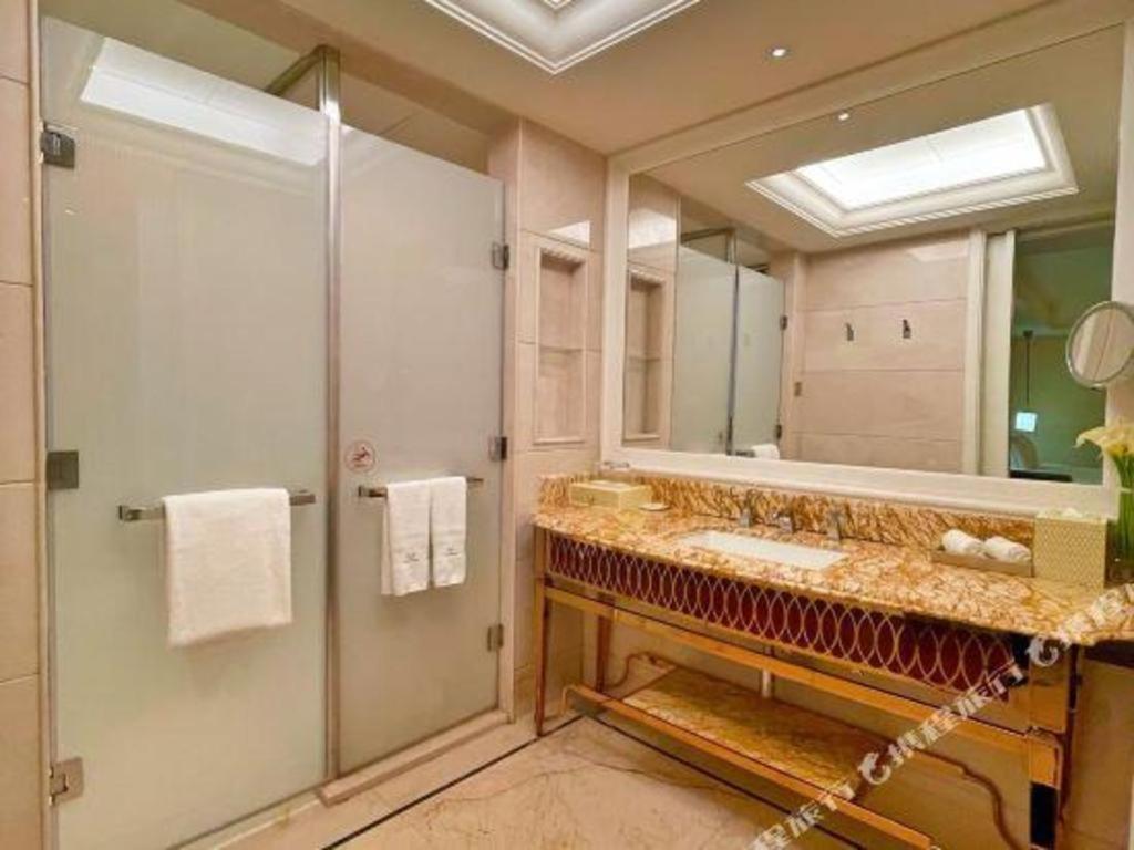 Hotel Piedmont International