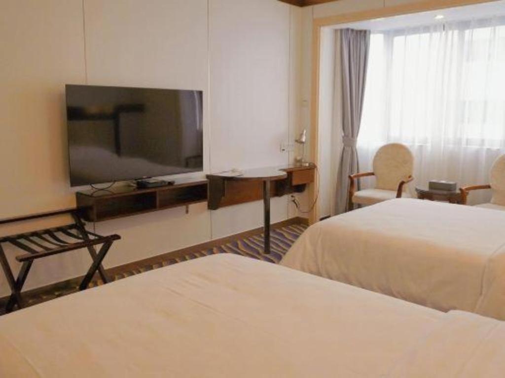 Navy Hua 4* Guangzhou