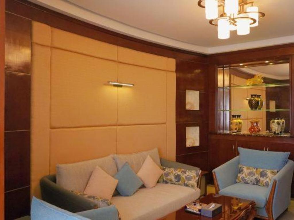 Navy Hua Hotel 4*