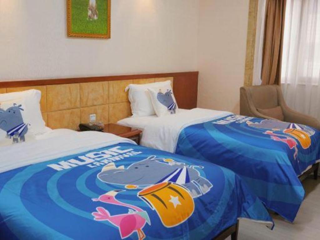 Navy Hua Hotel 4*
