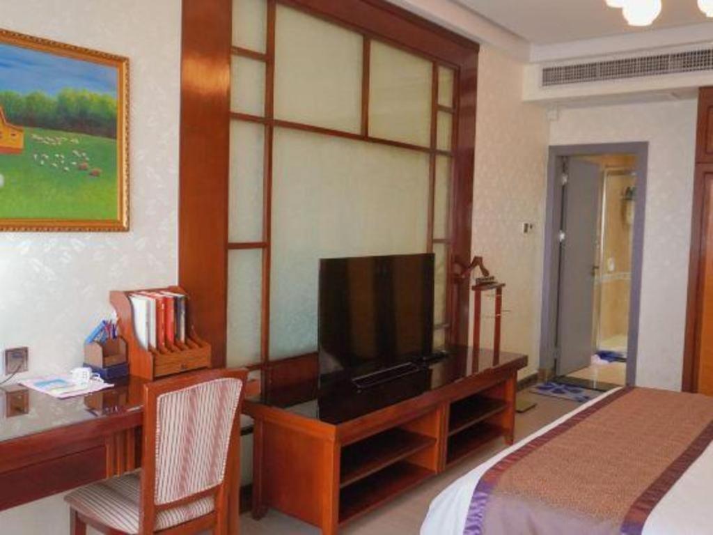 Navy Hua 4* Guangzhou