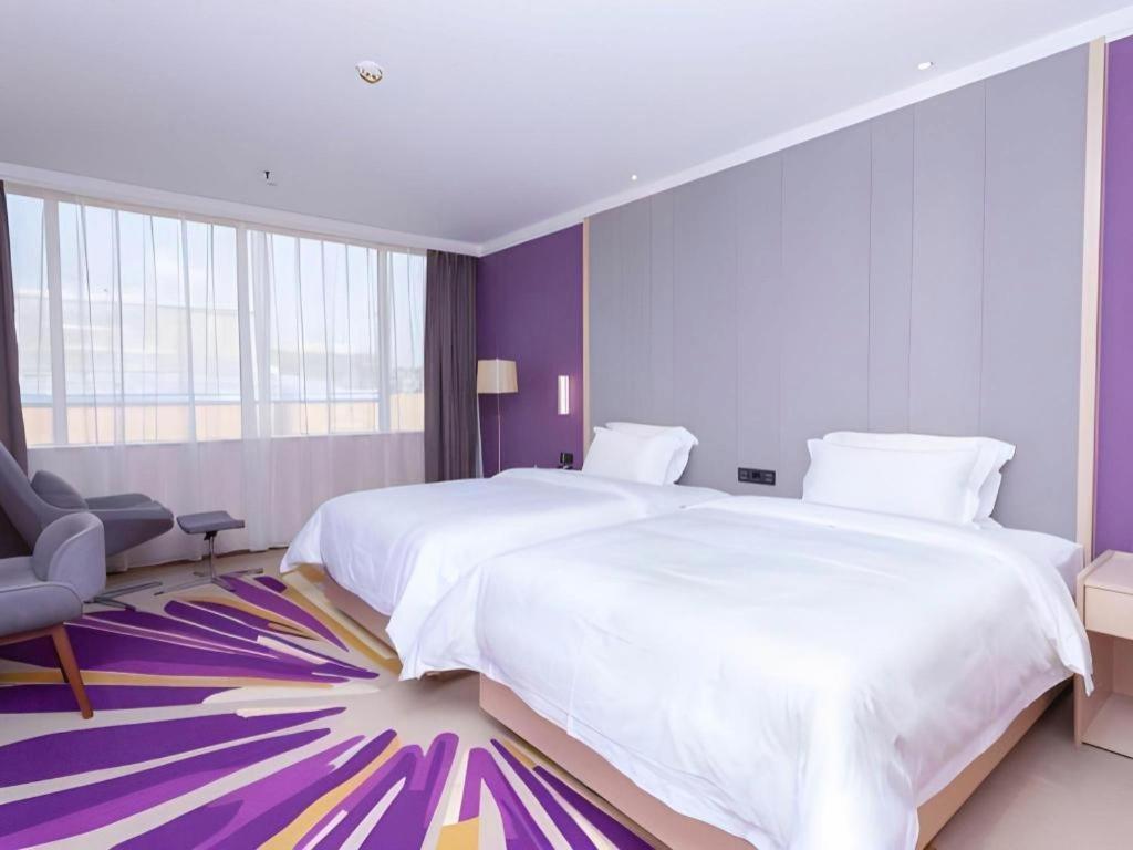 Lavande Zengchen Xintang Light Railway Station Hotel 3*
