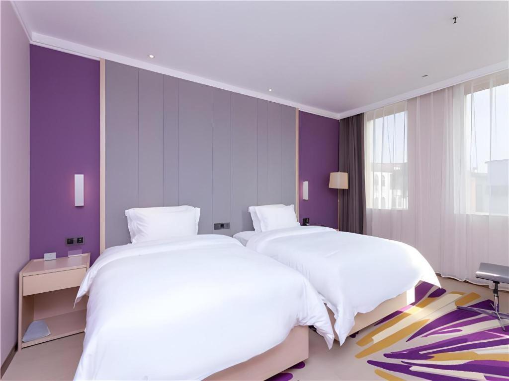 Lavande Zengchen Xintang Light Railway Station Hotel 3*