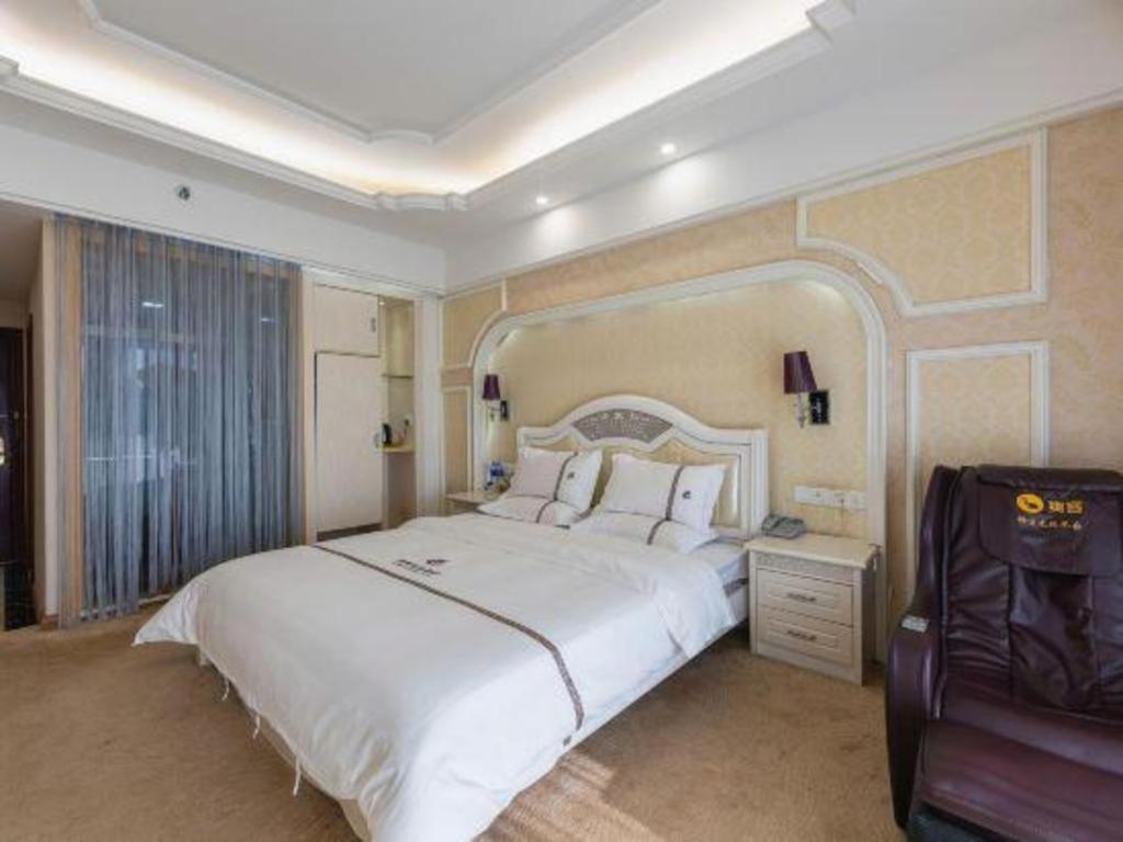 Chuanghui Business Hotel