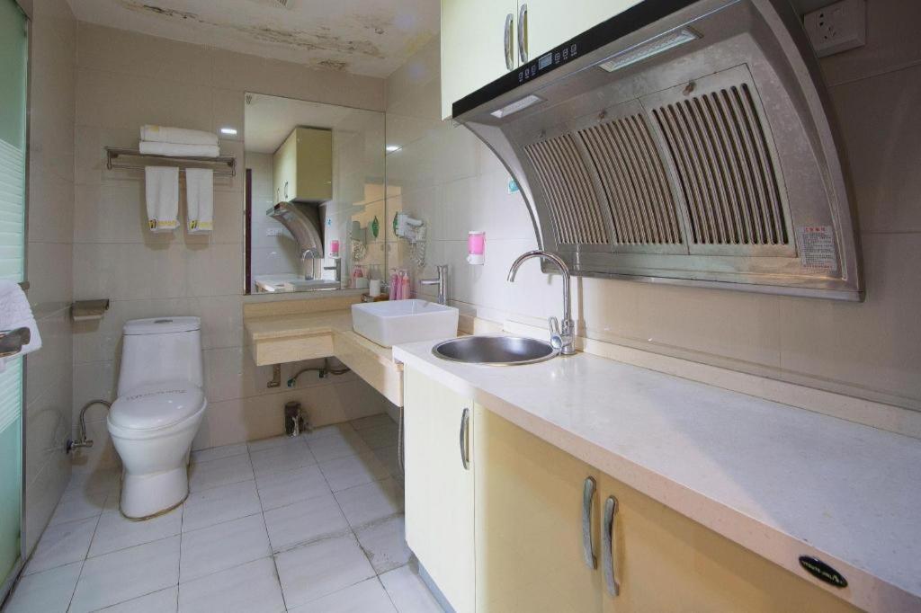 Chuanghui Business Hotel 4*