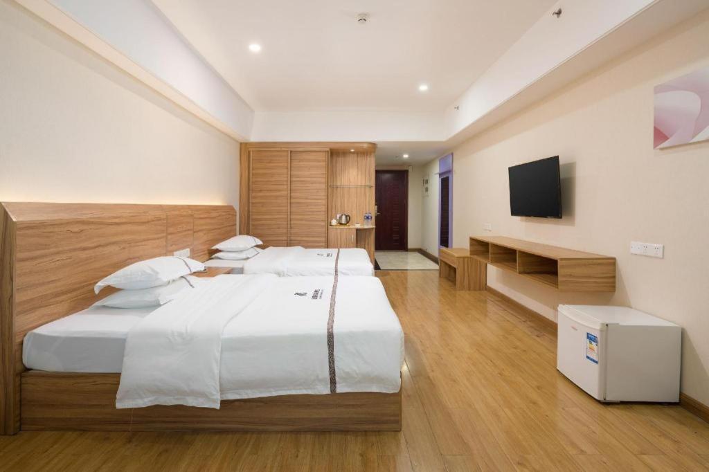 Chuanghui Business Hotel