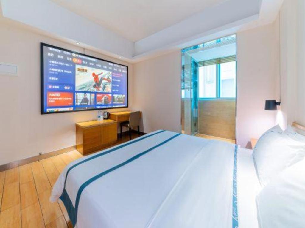 Comfort Hanxi Changlong Shiqiao Metro Station 2*