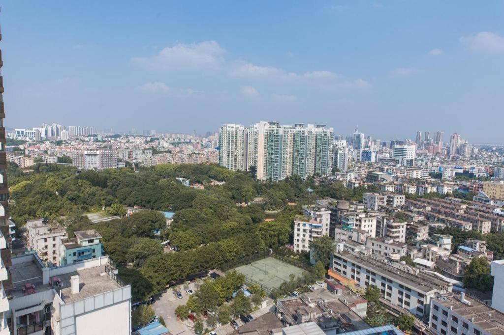 Hotel Comfort Hanxi Changlong Shiqiao Metro Station