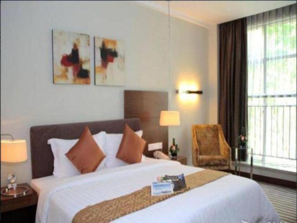 Poly Hotel 4*