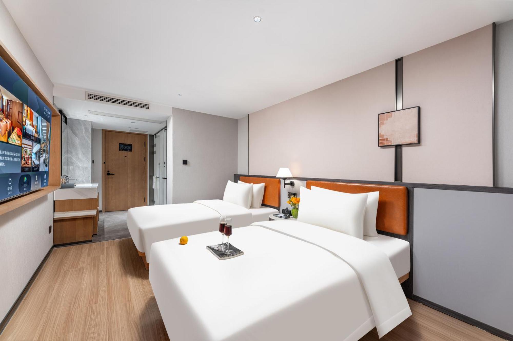 Dingshe Shamian Island Yongqingfang Branch Hotel