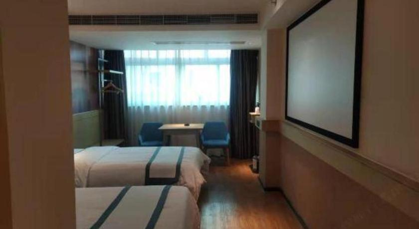 Hotel Comfort Southern Hospital Tonghe Metro Station Guangzhou