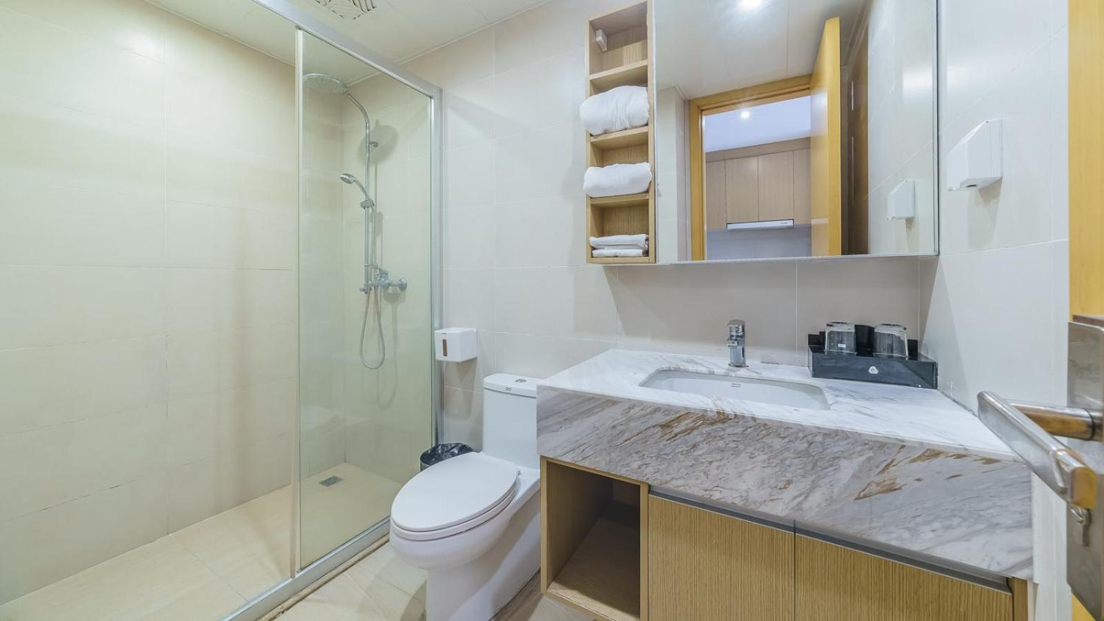 Anzhiyu East Station Yantang Subway Station Apartment