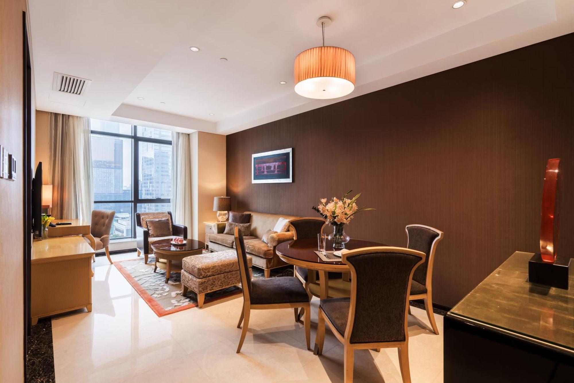 Oakwood Premier Aparthotel 5*