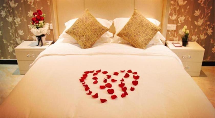 Hotel J Town 3*