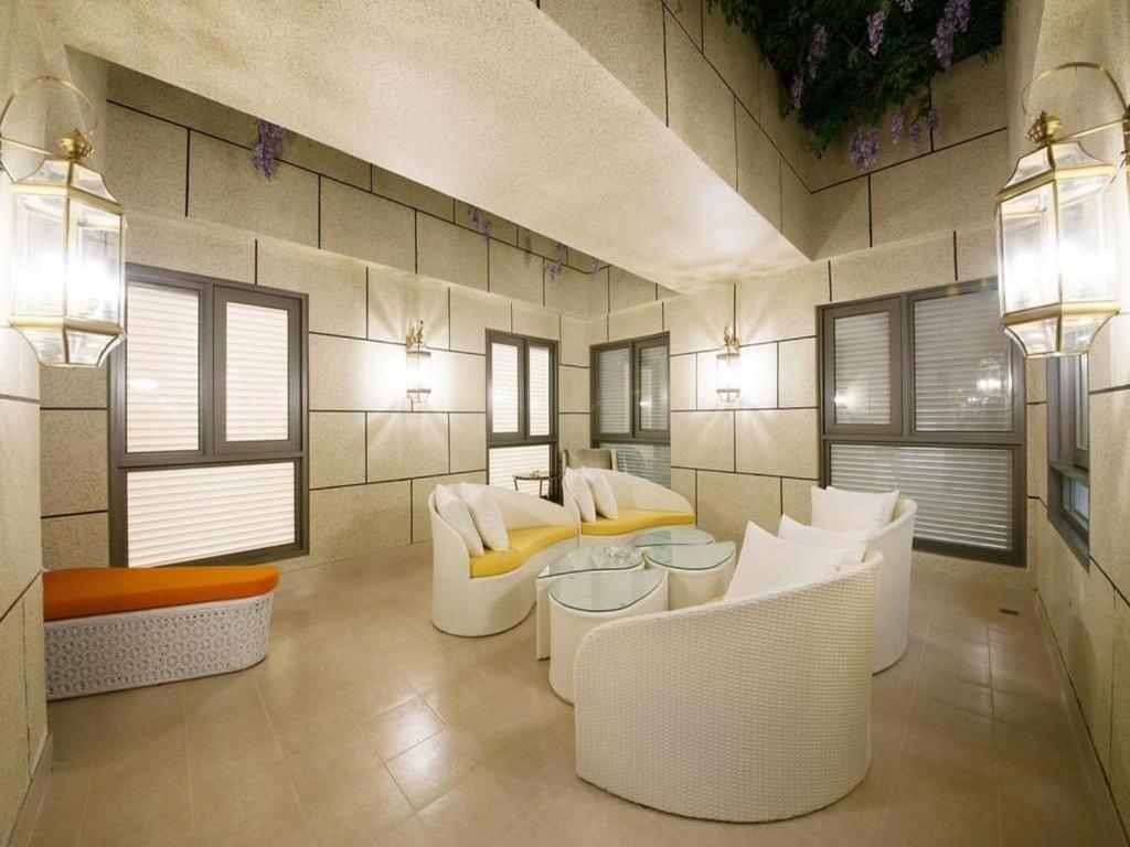Piedmont International Hotel