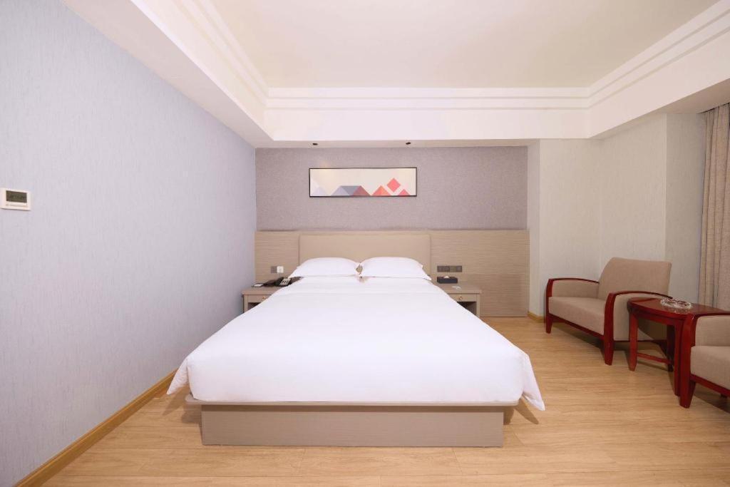 Borrman Tower Zhongda Metro Station Pazhou Exhibition Hotel 3*
