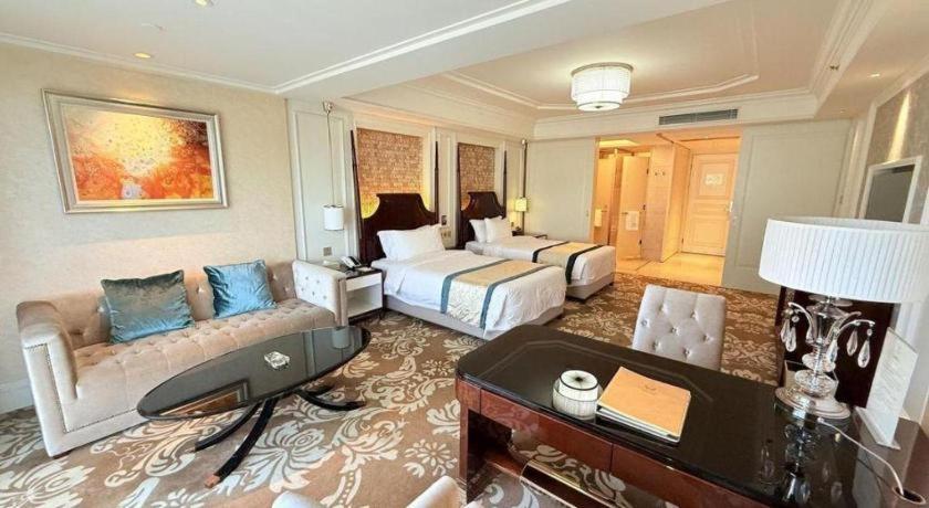Hotel Piedmont International