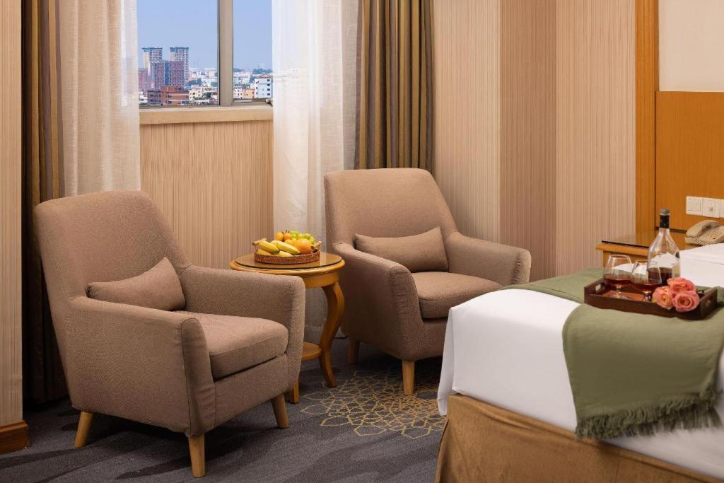 Hotel Vienna Panyu Shiqiao Center Branch 4*