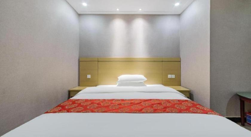 Ying Feng Yuan Hotel 2*