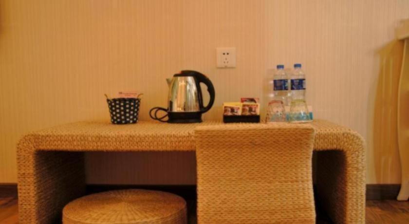 J Town Hotel 3*