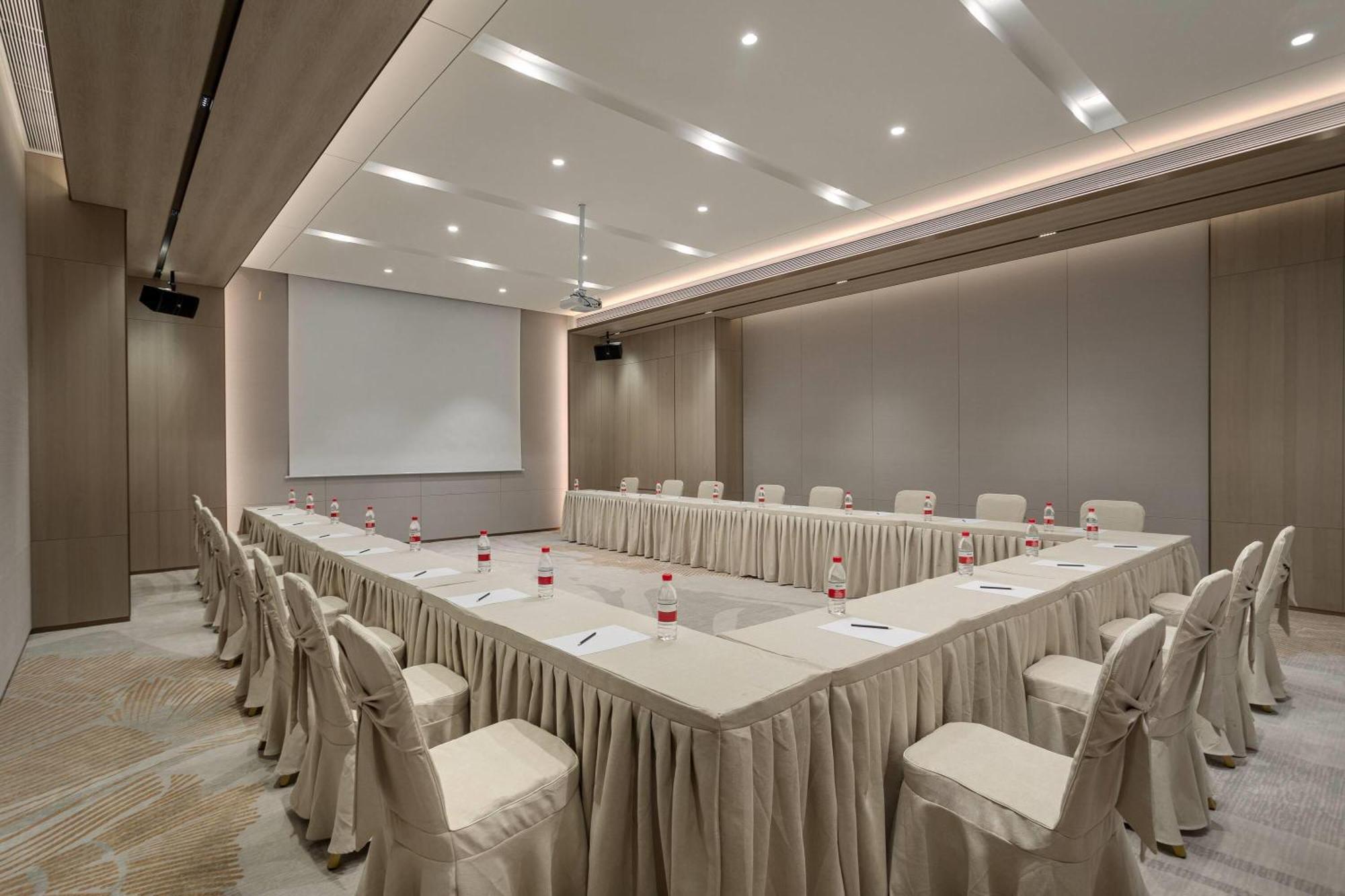 Ramada By Wyndham Foshan Danzao Hotel