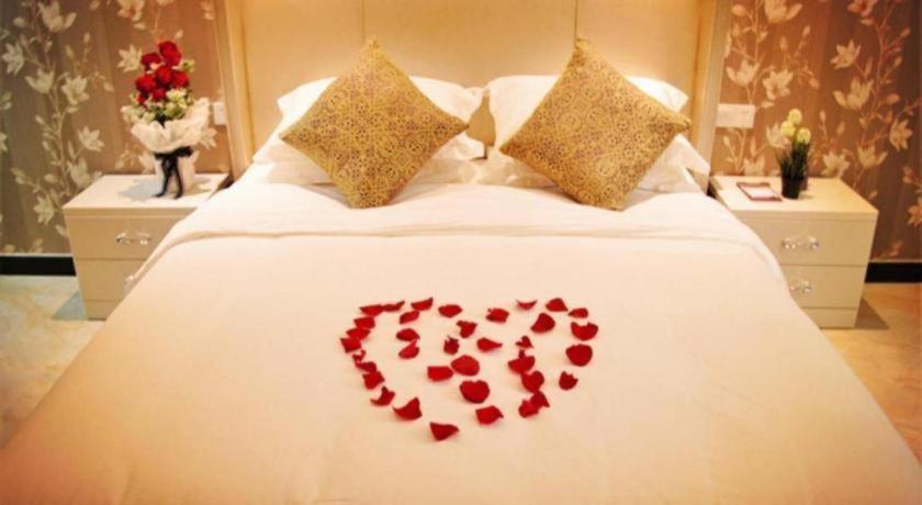 J Town Hotel 3*