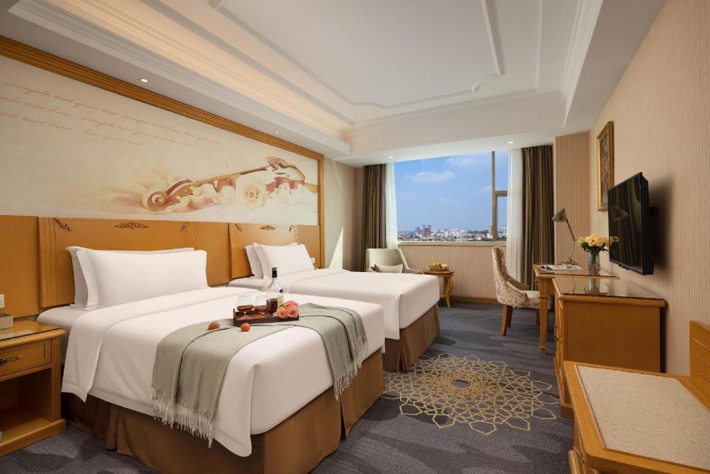 Vienna Panyu Shiqiao Center Branch 4*