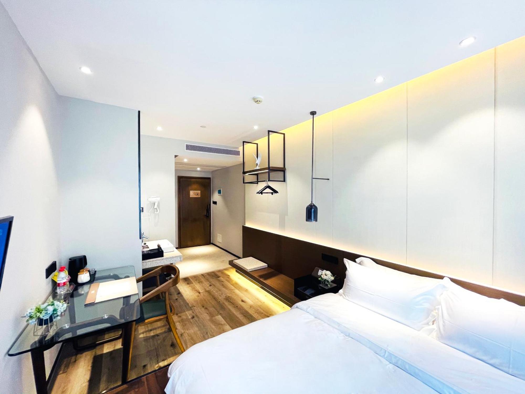 Hotel Huiju 3*