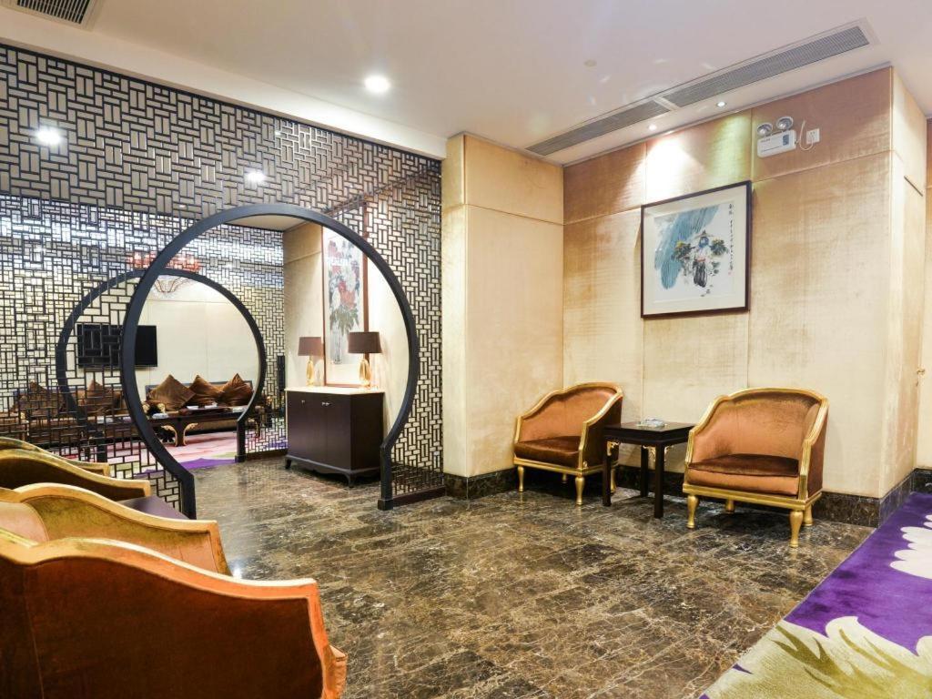 Hotel New Pearl River 4*