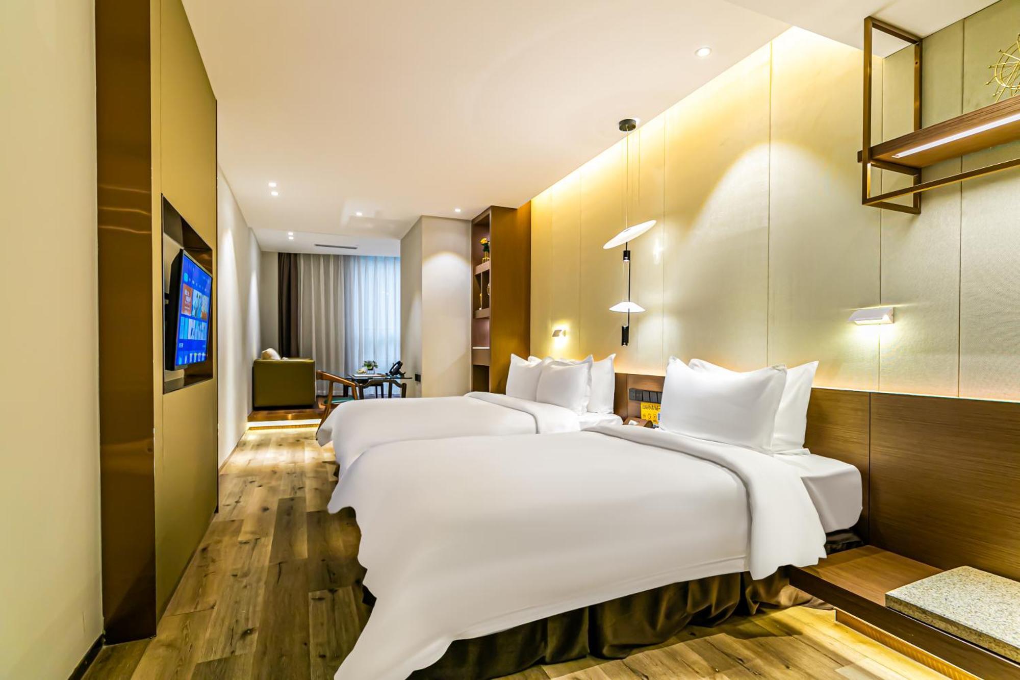 Huiju Hotel 3*