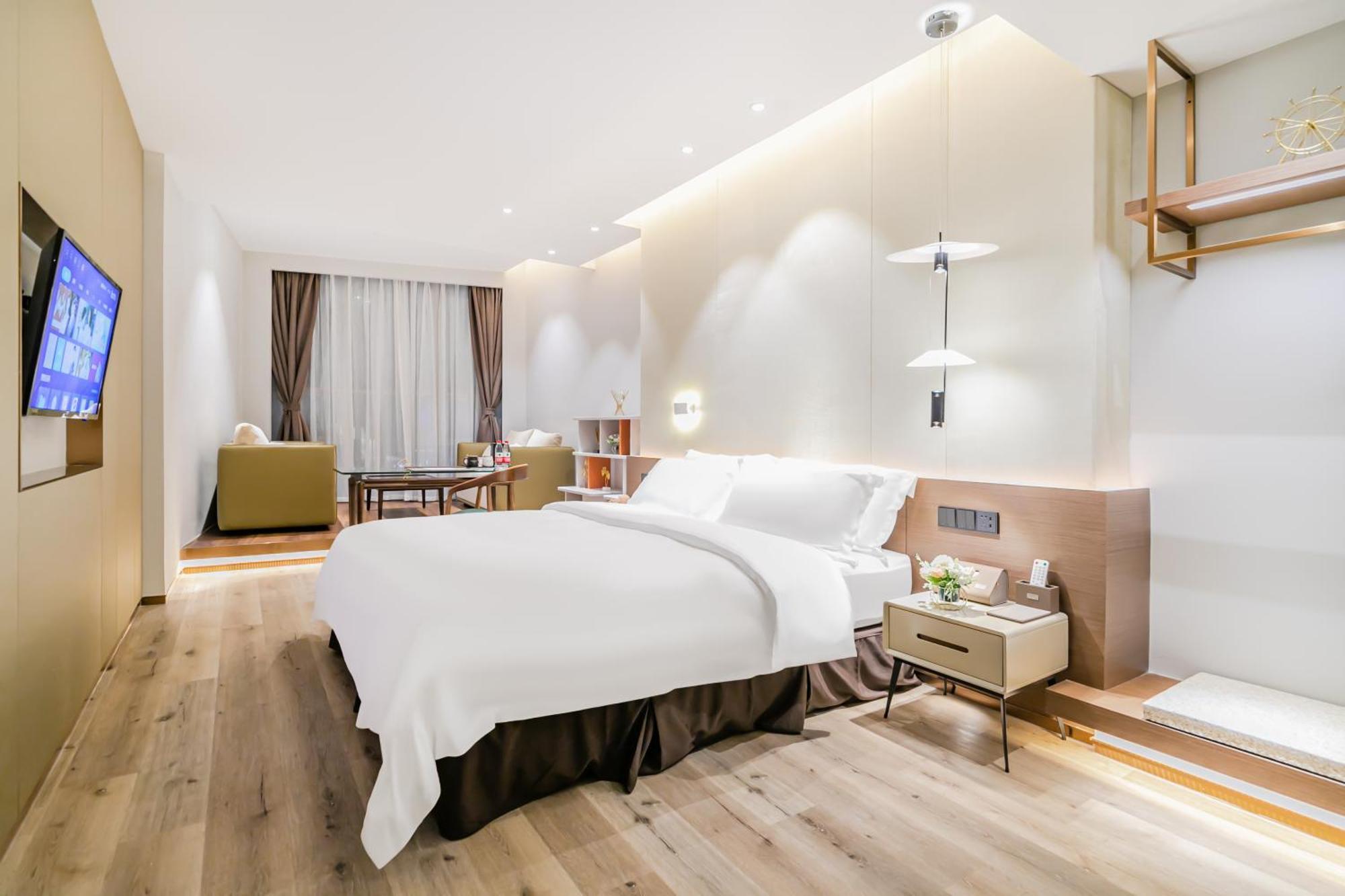 Huiju Hotel 3*