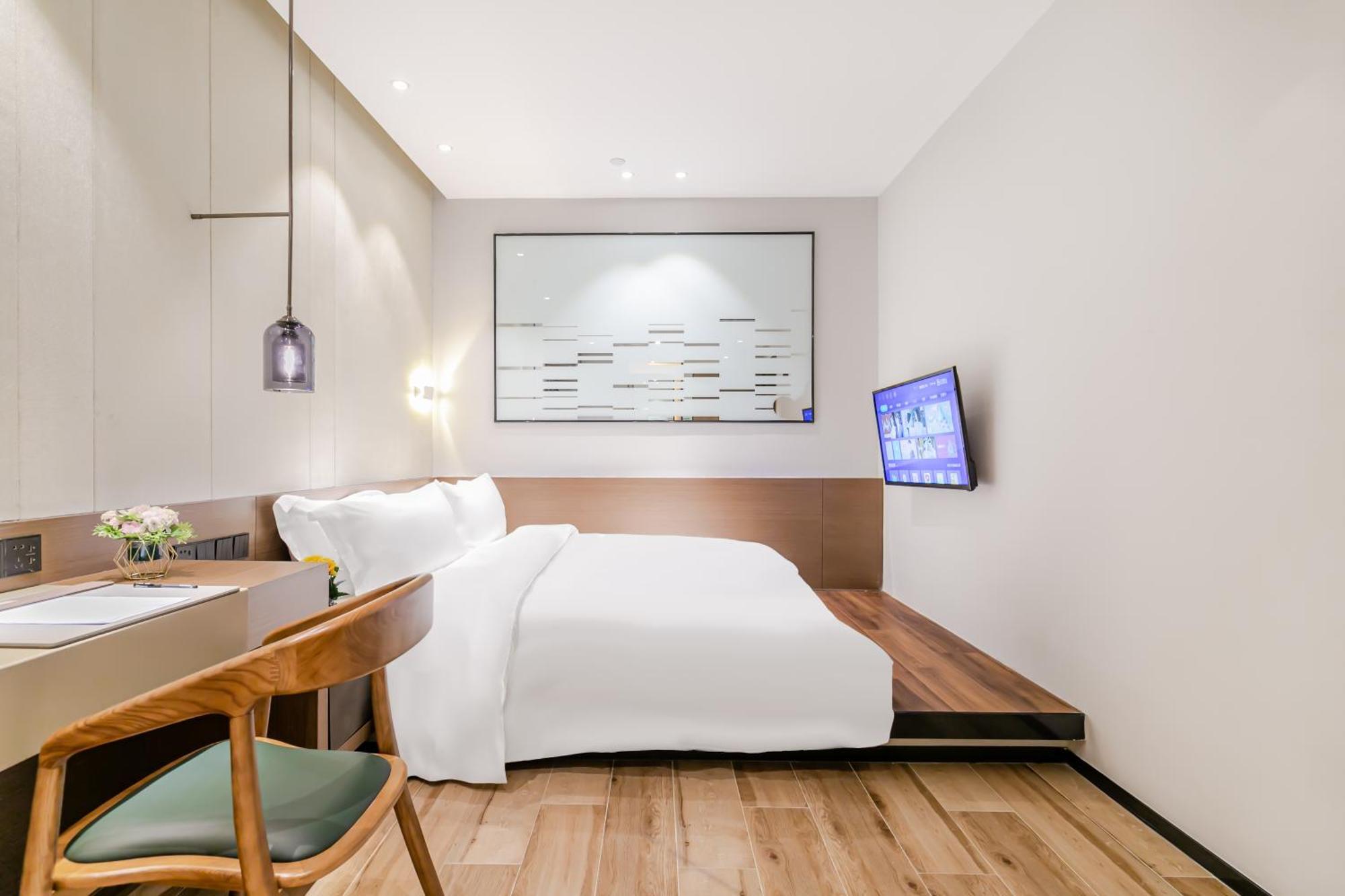 Huiju Hotel 3*