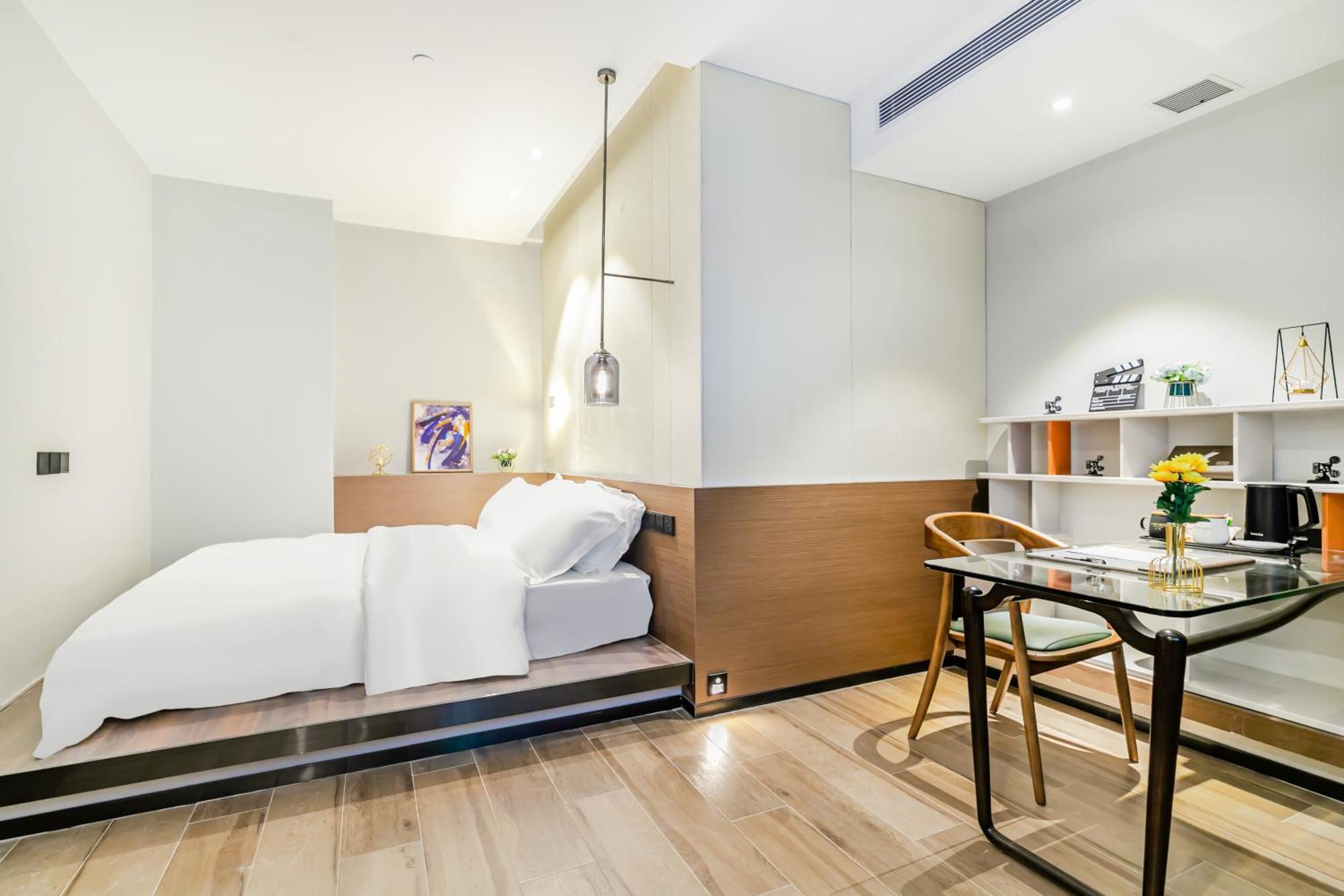 Huiju Hotel 3*