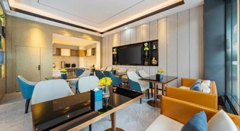 Echarm South Railway Station Hotel 3*