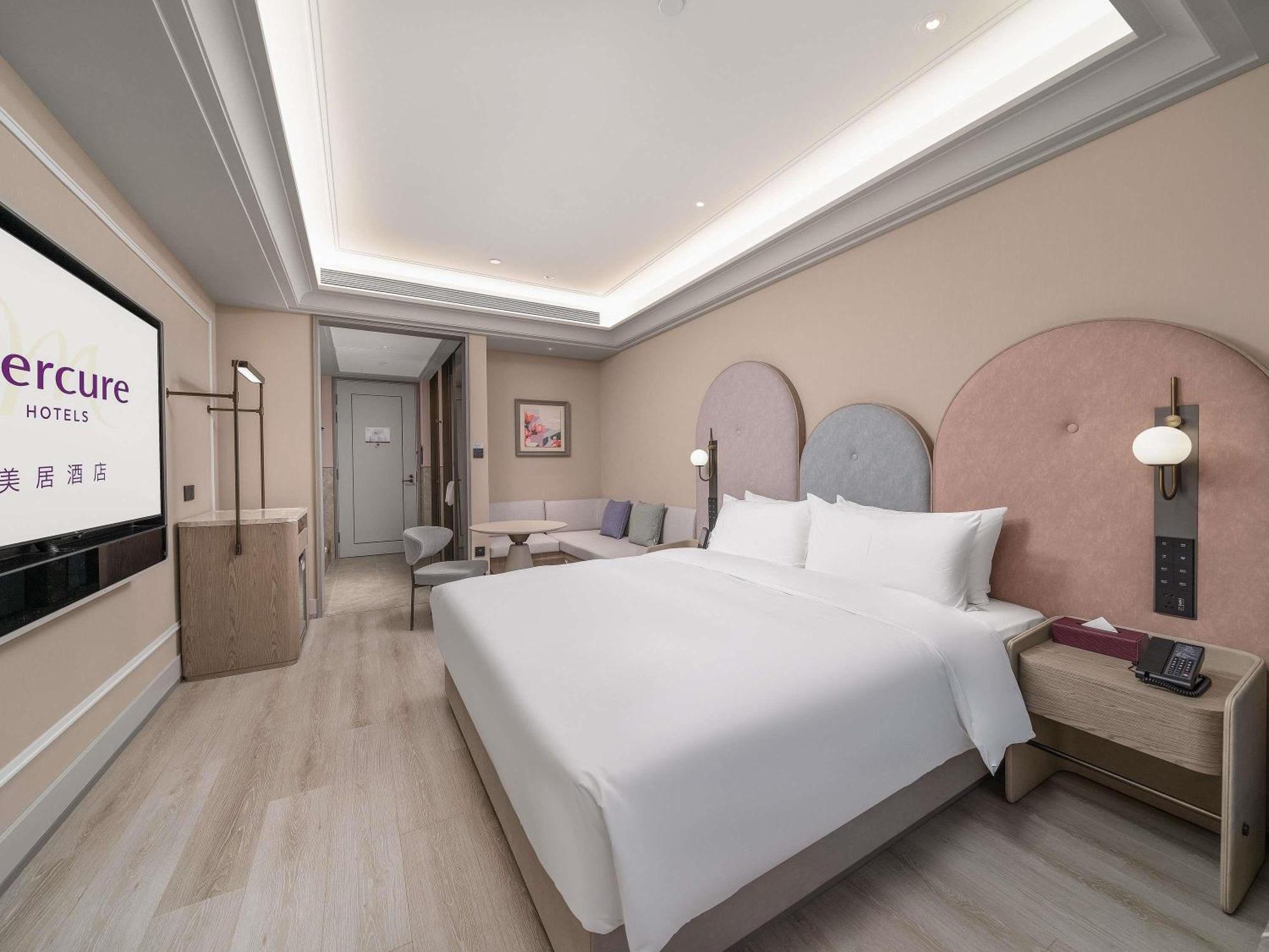 Mercure Financial Hotel 4*