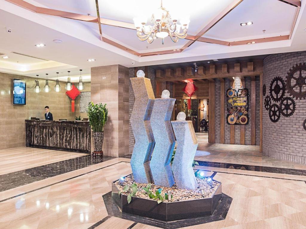 Rongjin Hotel 4*