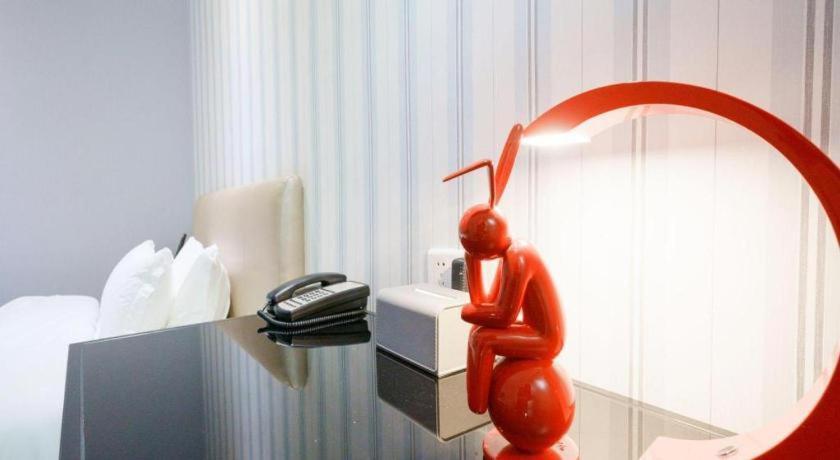 J Town Hotel 3*