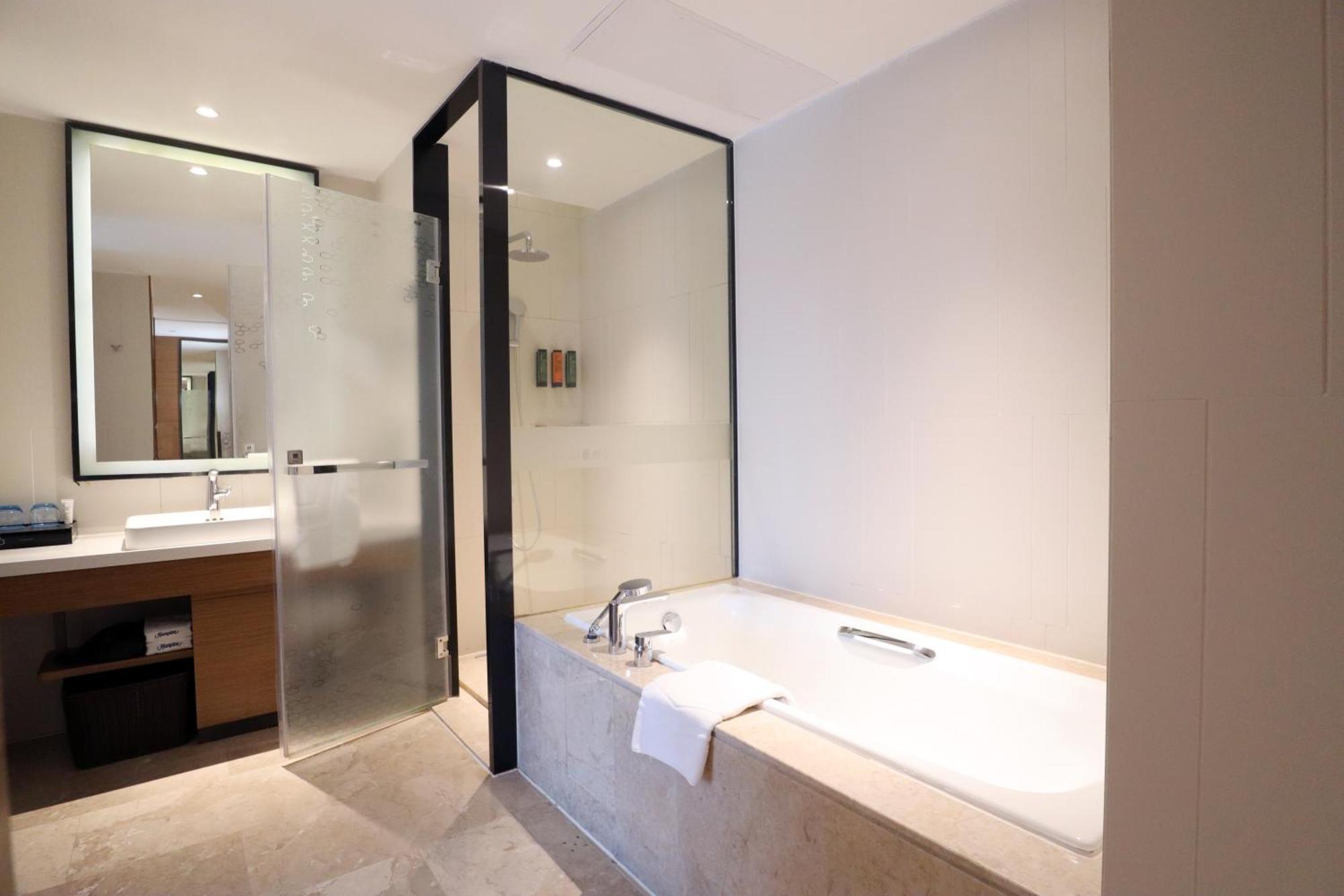 Hampton By Hilton Zhujiang New Town - Free Shuttle Bus To Fair Guangzhou